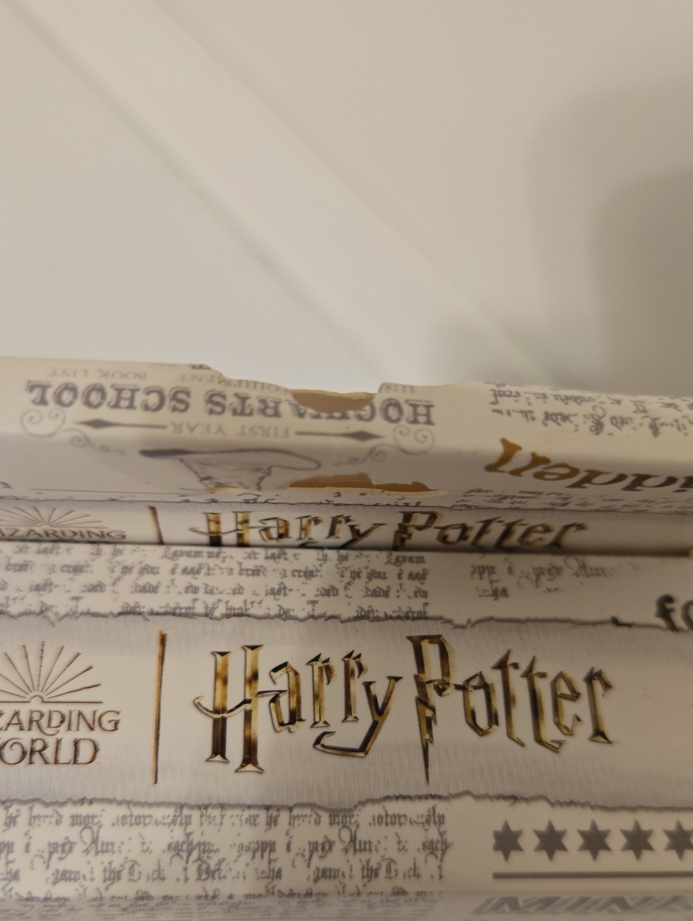 Harry potter AirPods Case Generation 1 & 2 — Gray Character Design Nwt - Picture 3 of 3